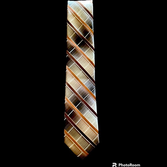 Van Heusen Silk Tie - Picture 1 of 3
